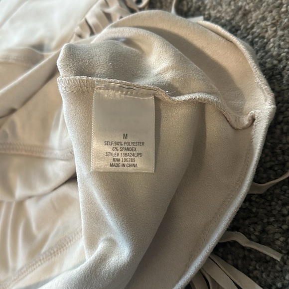Francesca’s Fringe skirt.  Size M. New with Tags! - Picture 4 of 4